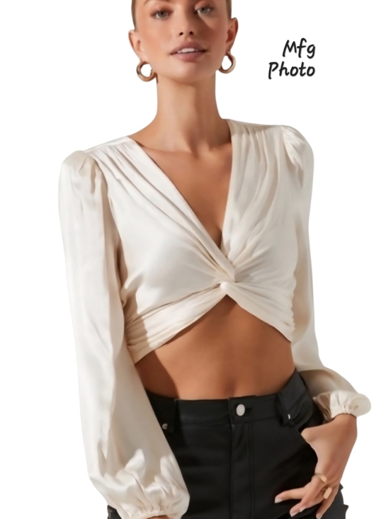 Astr Tops - ASTR The Label Nix Twist Front Crop Top, Womens Large